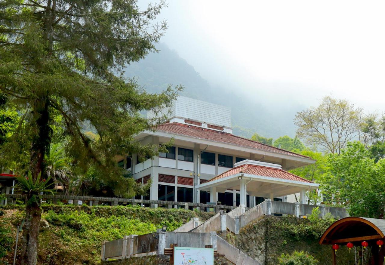 Howard Resort Xitou Lugu Lake Exterior photo