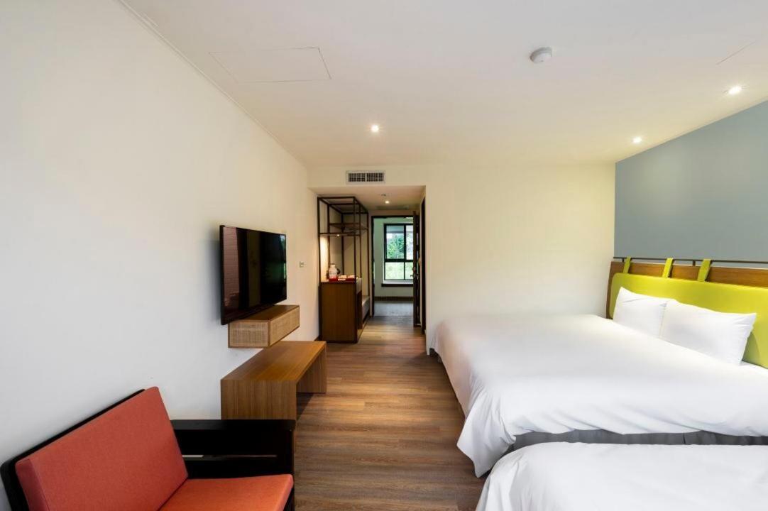 Howard Resort Xitou Lugu Lake Exterior photo