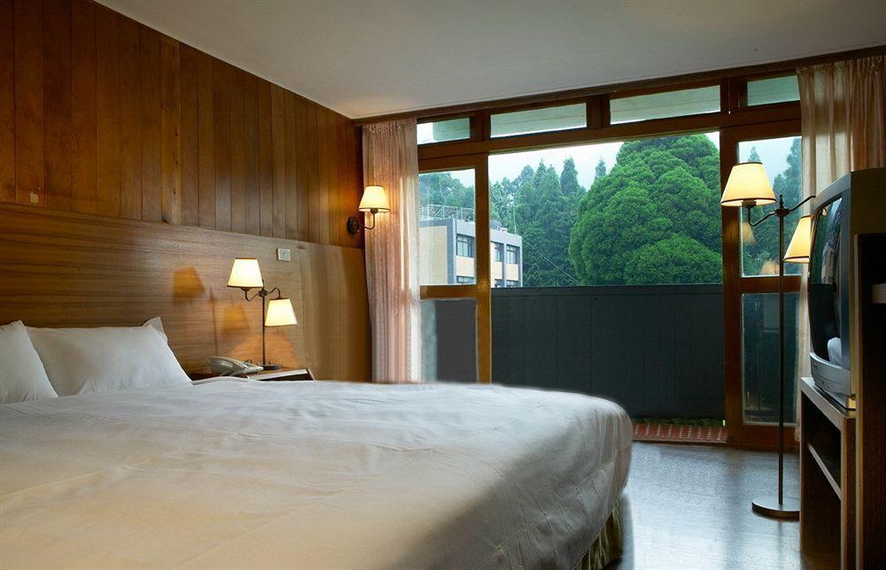 Howard Resort Xitou Lugu Lake Exterior photo